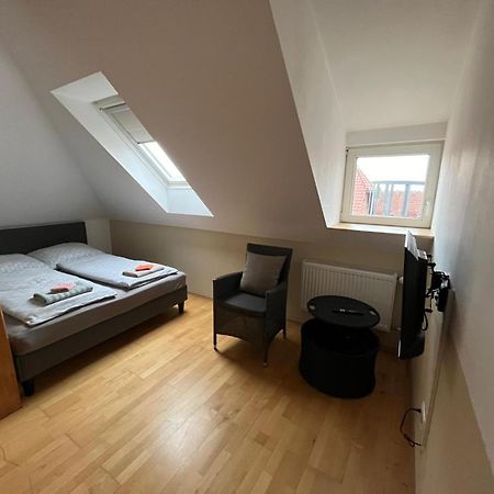 Doppelzimmer, Tv- Bad, Kuehlschrank- Parkplatz-17 Meine Buitenkant foto