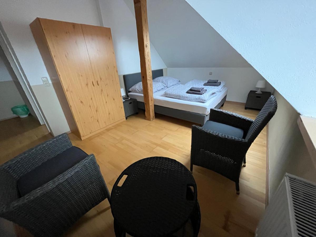 Doppelzimmer, Tv- Bad, Kuehlschrank- Parkplatz-17 Meine Buitenkant foto