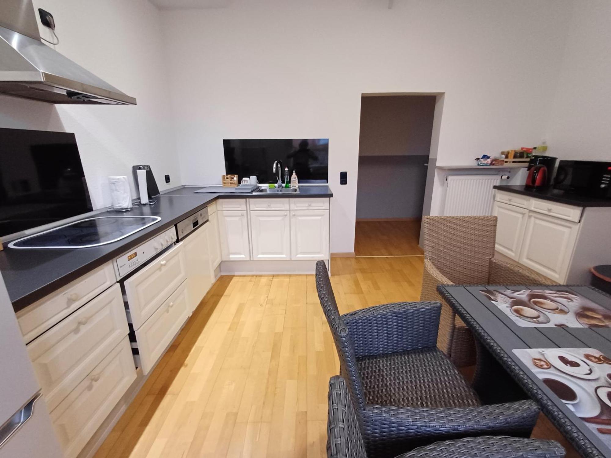 Doppelzimmer, Tv- Bad, Kuehlschrank- Parkplatz-17 Meine Buitenkant foto