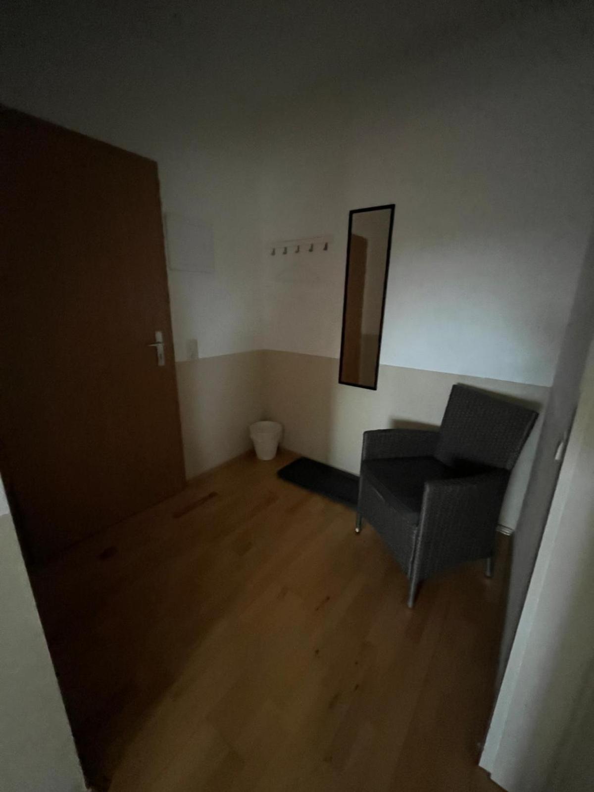 Doppelzimmer, Tv- Bad, Kuehlschrank- Parkplatz-17 Meine Buitenkant foto