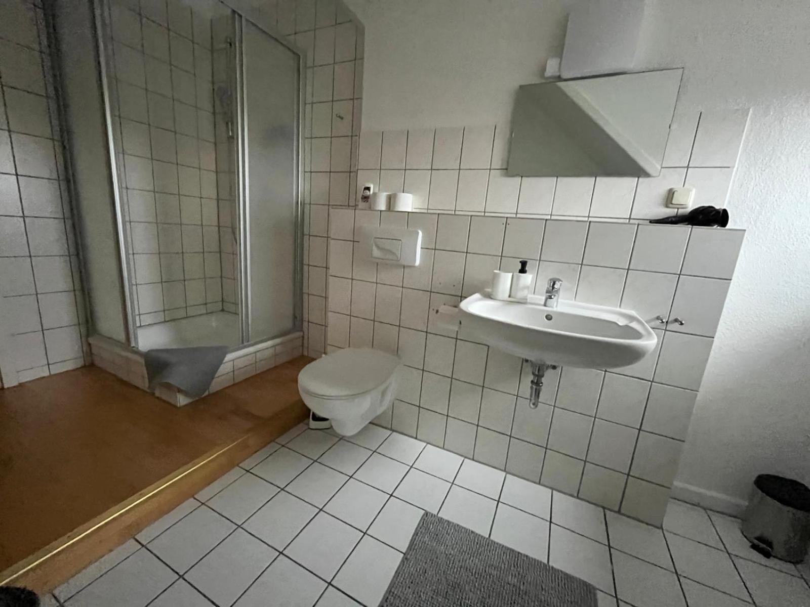 Doppelzimmer, Tv- Bad, Kuehlschrank- Parkplatz-17 Meine Buitenkant foto
